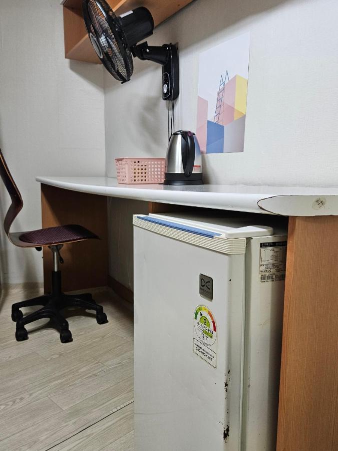 Хостел Hub House Livingtel Сеул Экстерьер фото