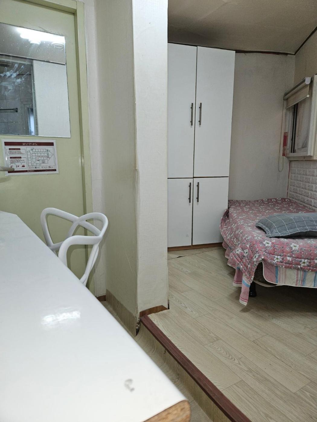 Хостел Hub House Livingtel Сеул Экстерьер фото